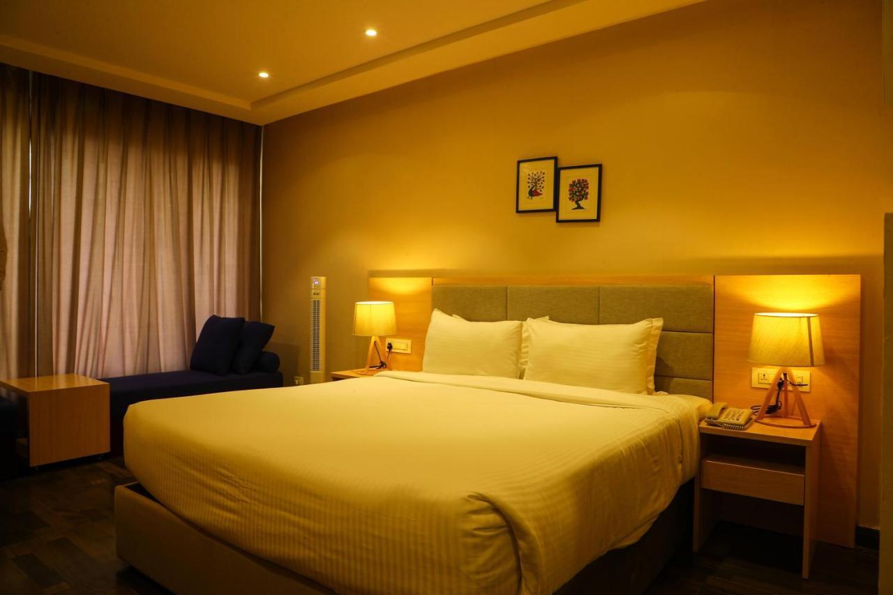 เบย์วิว โฮเต็ล วิซัก Hotel วิสาขปัตนัม ภายนอก รูปภาพ