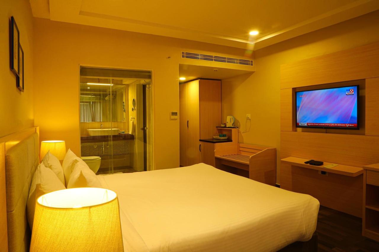 เบย์วิว โฮเต็ล วิซัก Hotel วิสาขปัตนัม ภายนอก รูปภาพ