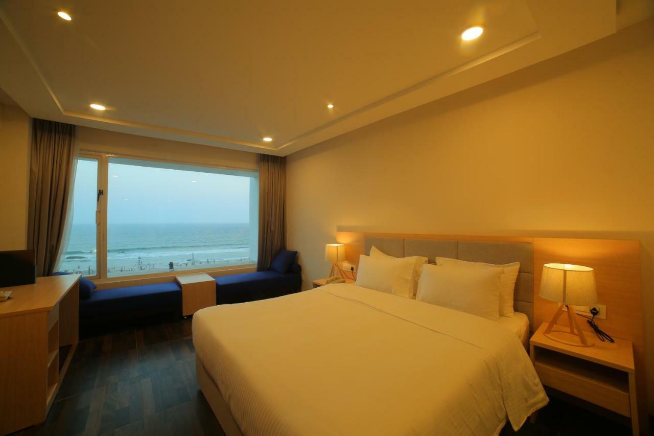 เบย์วิว โฮเต็ล วิซัก Hotel วิสาขปัตนัม ภายนอก รูปภาพ